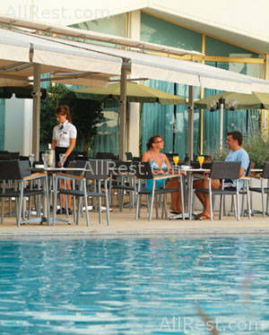Louis Imperial Beach Hotel 14